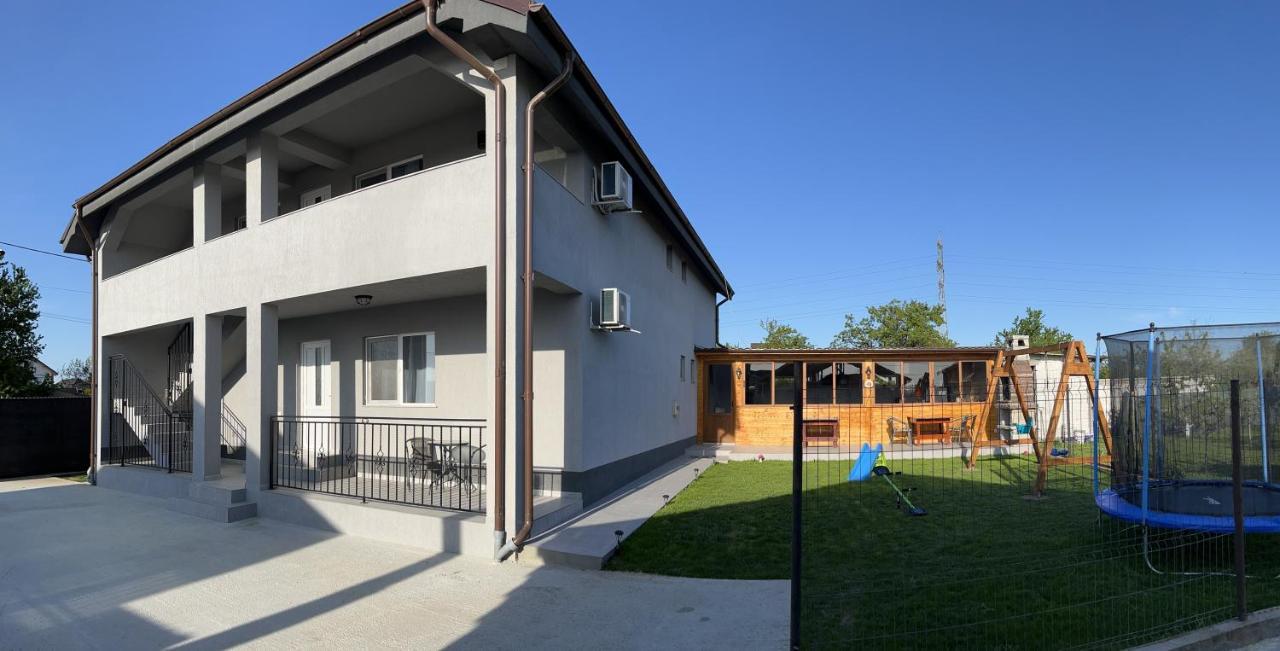 Vila Palade Corbu  Luaran gambar